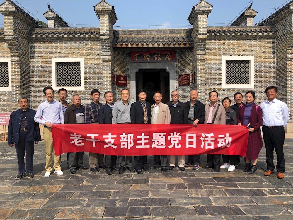 8f15e117899145d3887caa3c971cb651.jpg 8f15e117899145d3887caa3c971cb651.jpg