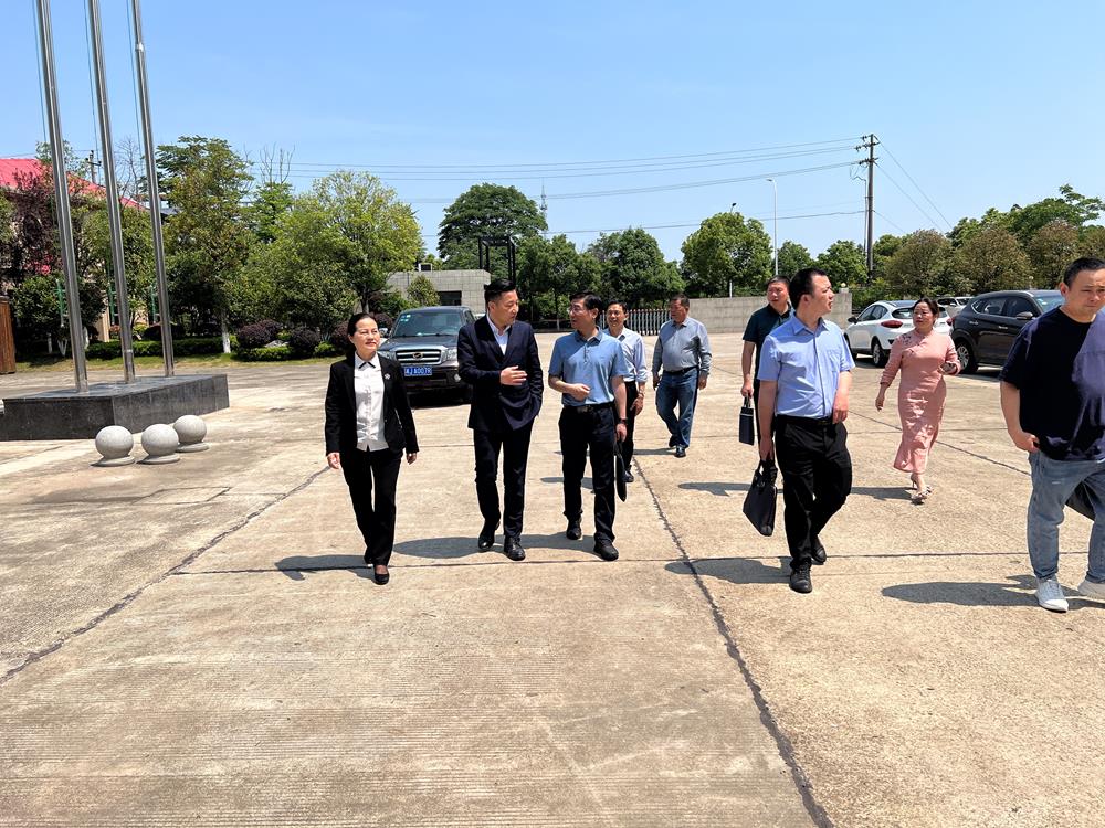 eccfab84b7924af7b581160fd429c116.jpg eccfab84b7924af7b581160fd429c116.jpg