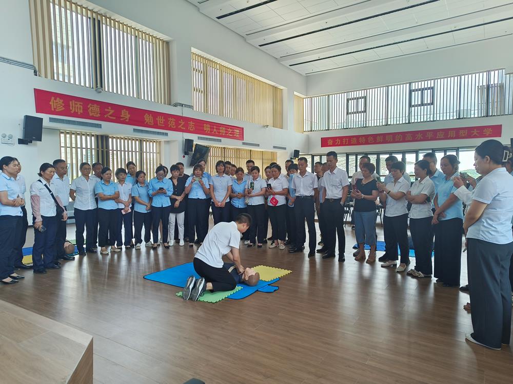 b41378274e384f83a064639782072068.jpg b41378274e384f83a064639782072068.jpg