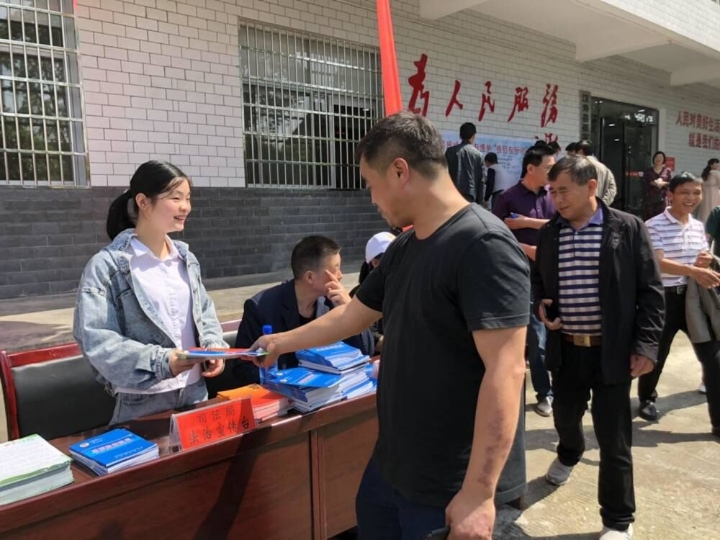 法制宣传月活动3.jpg