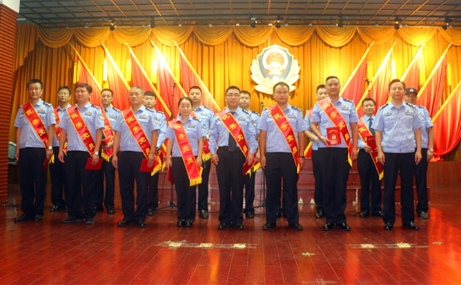 “两优一先”表彰 (2).jpg