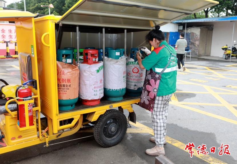 3744e8de970d4539a9442a9c690d3ac2.jpg 3744e8de970d4539a9442a9c690d3ac2.jpg