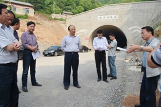 市领导深入石门澧县调研交通重点工程