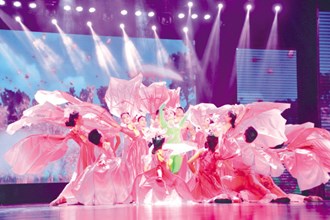 纪念丁玲同志诞辰110周年暨2014百团大赛颁奖晚会隆重举行