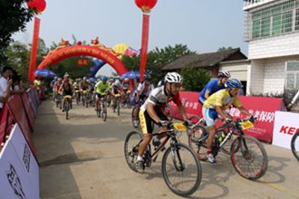 2013湖南第6届环湘自行车赛暨第三届太阳山挑战赛拉开帷幕