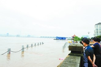 桃源全力应对最强洪峰