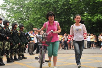我市3万余高考考生昨上考场