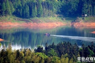 黄金周第1天：景区活动花样多 宾馆客满开门红