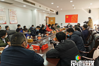 市领导调度疫情防控宣传工作