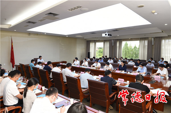 邹文辉主持召开全市优化营商环境工作调度会 以更优的环境增强区域经济竞争力