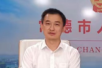 郑涵文图片