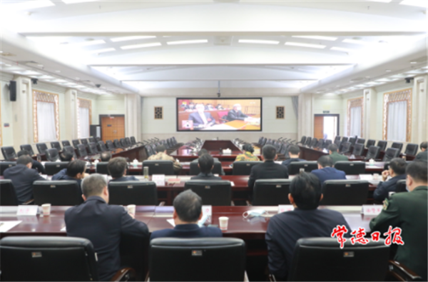 我市各级各部门集中收看省第十二次党代会开幕会