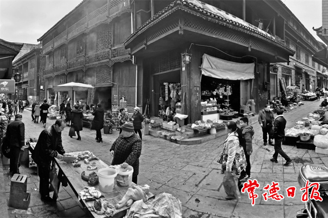 【社会】常德10位摄影人组团亮相2021第五届中国·凤凰民俗摄影双年展