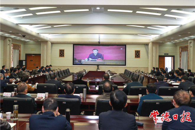 常德集中收听收看中央宣讲团来湘宣讲 党的十九届六中全会精神报告会 学习贯彻党的十九届六中全会精神