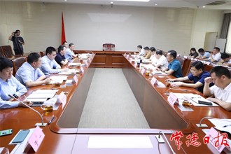 周振宇调度中联重科在常战略合作项目推进工作指出：为培育先进装备制造 千亿产业提供强力支撑