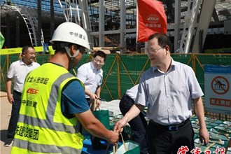 周振宇慰问铁路建设者并调度高铁建设强调　把常益长高铁常德段建设成为精品工程