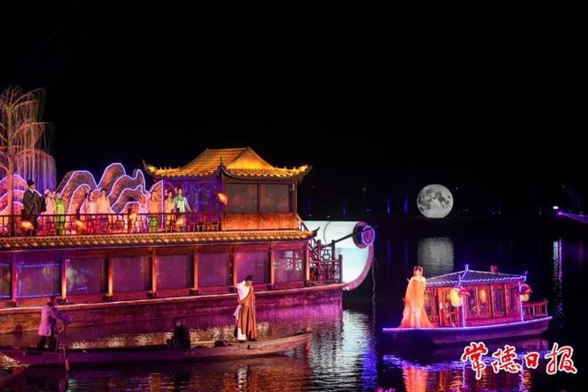 【社会】大型奇幻光影水秀《柳叶船说》试演成功 预计11月正式推出