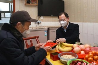 周振宇开展节前走访慰问活动