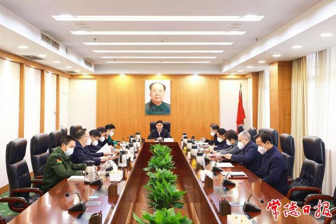 市委理论学习中心组举行2023年第1次集体学习