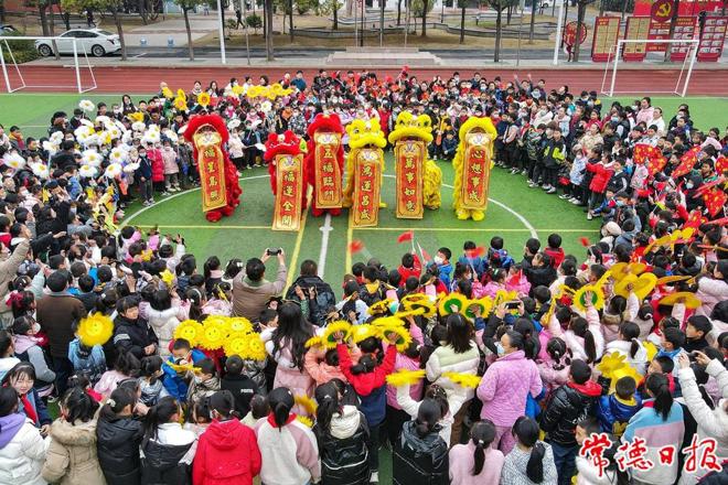 【摄影报道】校园舞狮庆元宵