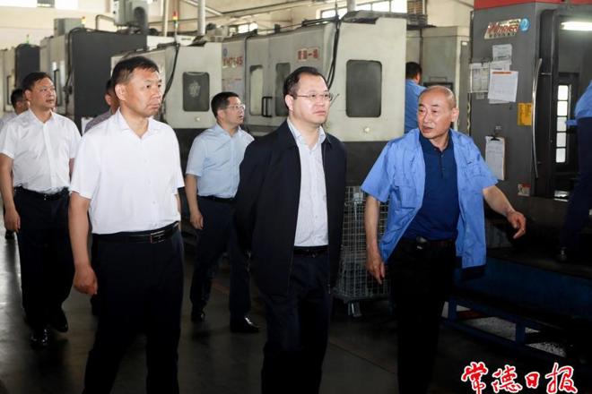 周振宇赴安乡县调研时强调：探索“一园一城一产业”发展模式 确保经济运行稳中向好稳中提质