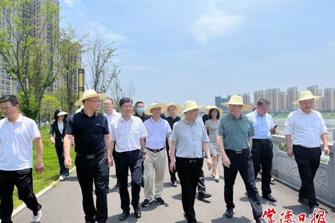 省领导来常实地调研