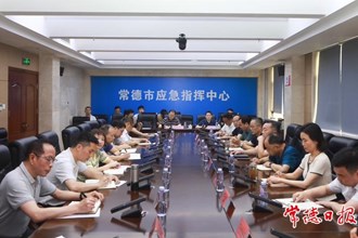 周振宇主持召开全市防汛抗旱工作电视电话会议指出：抓紧抓实抓细防汛抗旱各项工作
