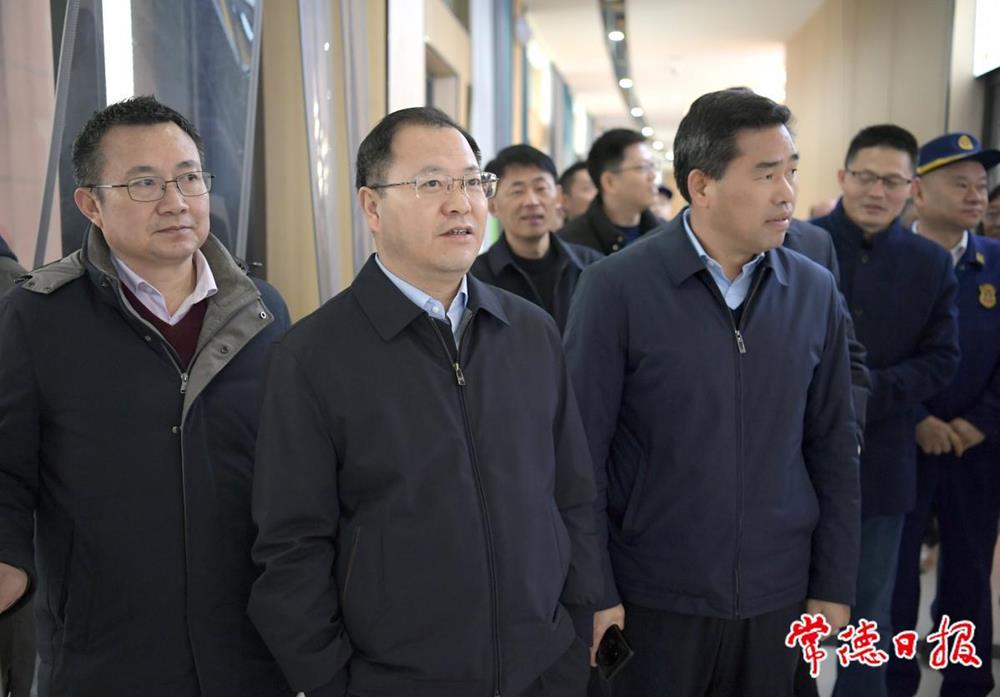 2d5b910bafeb46de862c64dea9a405a2.jpg