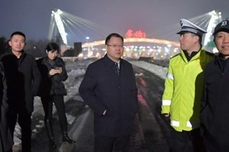 周振宇调度低温雨雪冰冻灾害防御工作：全力攻坚保通畅保安全保民生