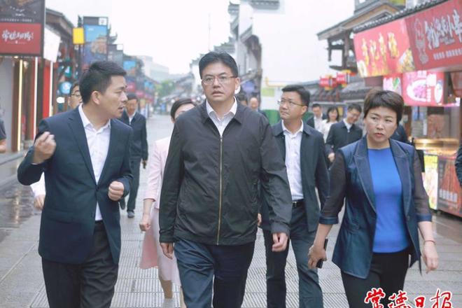 罗毅君在常德河街、港中坪村调研时强调：牢记嘱托 感恩奋进 奋力开创高质量发展新局面