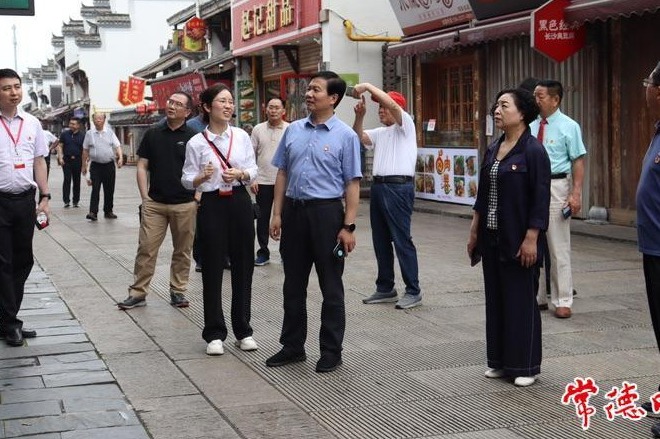 市人大常委会机关开展主题党日活动