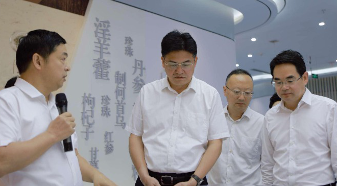 罗毅君在汉寿县宣讲习近平总书记考察湖南重要讲话和指示精神并开展调研