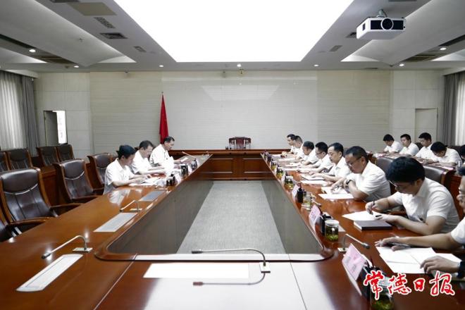 周振宇参加基层党组织党纪学习教育座谈会