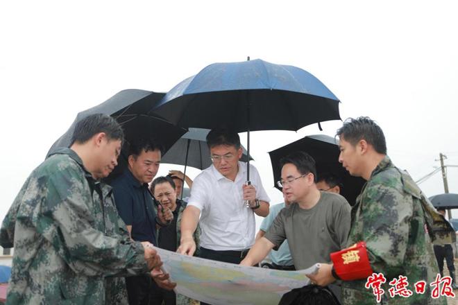 罗毅君督导检查防汛抗灾工作时强调：以万全准备 确保万无一失