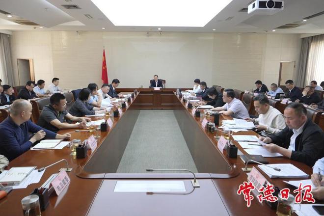 周振宇：以有效举措保障企业和劳动者合法权益 更好推动全市高质量发展