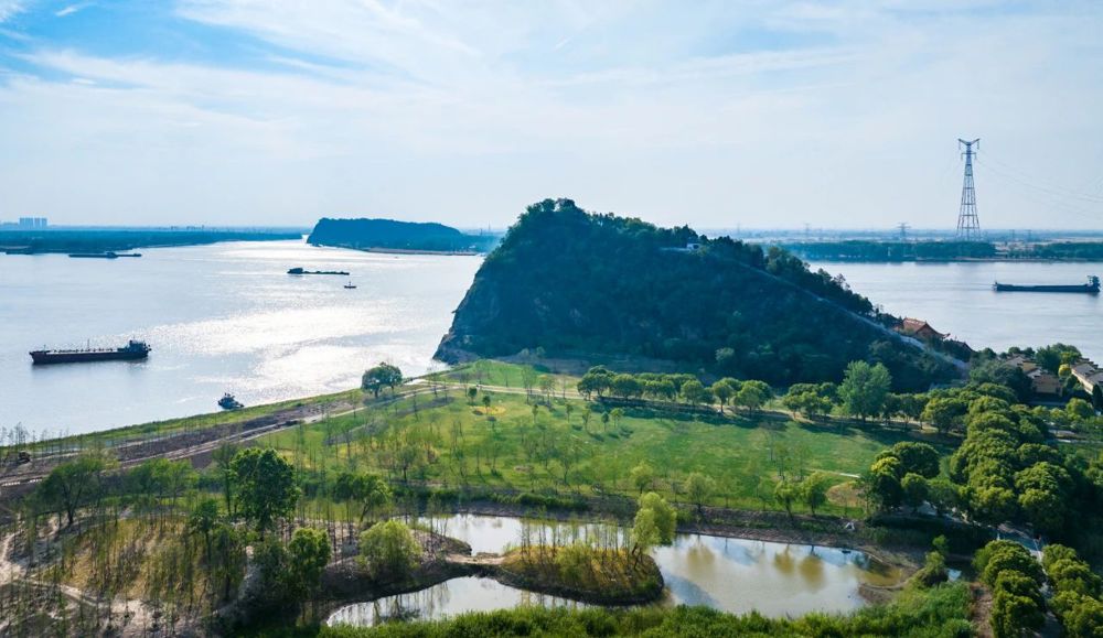 5月14日在安徽芜湖拍摄的天门山。新华社发(肖本祥/摄)