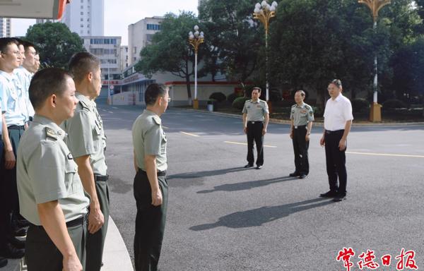 罗毅君带队开展“八一”前走访慰问、防暑保安康“送清凉”活动