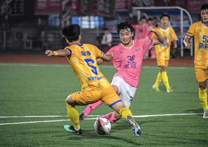 “湘超”常德队首个主场赛后 熊倪周振宇慰问双方球员