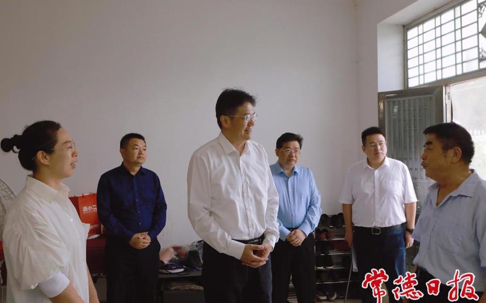 罗毅君下沉接访并调度领办包案信访事项