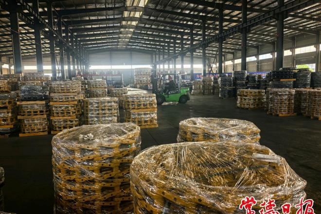 【经济】桃源产的“高性能履带”出口全球