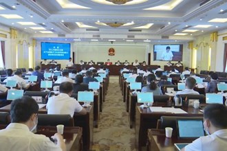 市七届人大常委会召开第42次会议