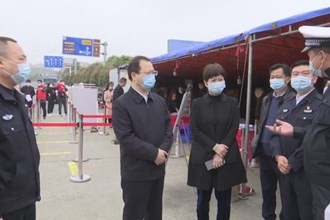 周振宇督导疫情防控工作