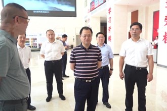 周振宇深入石门县开展调查研究