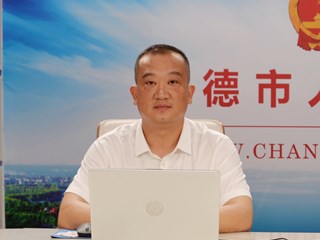创新突破产业突围，全力推动产业园区 高质量发展