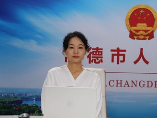 政策惠企 服务暖企